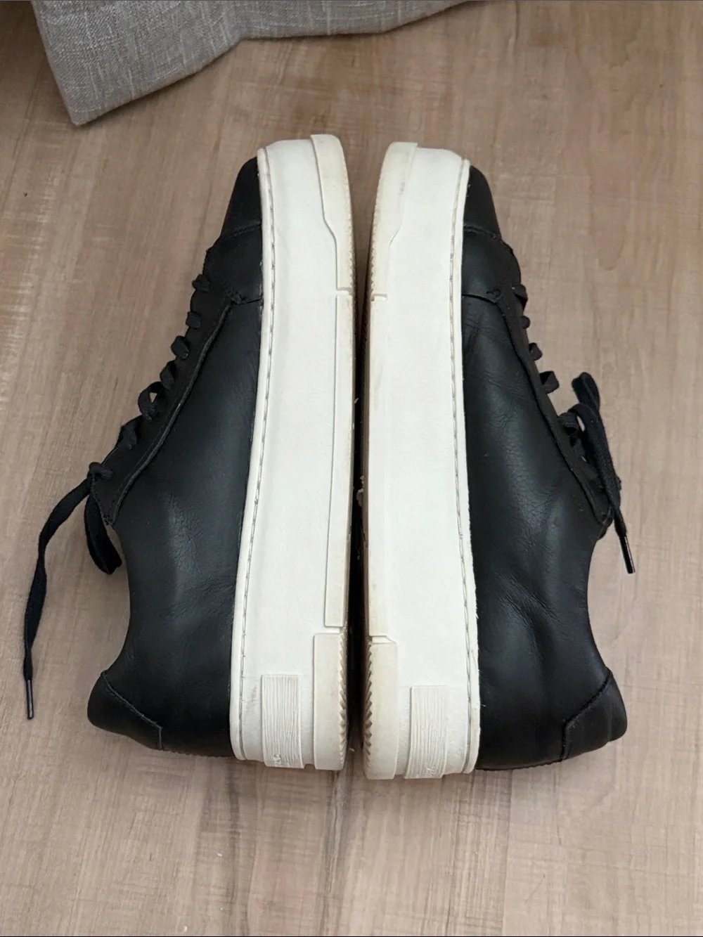 Vagabond minimal black